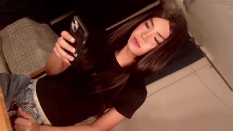 Snapshot of sasha_blade chatting on April 6, 5:03 pm Sasha online show from April 6, 5:03 pm