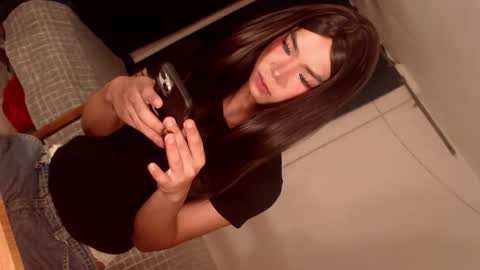 Snapshot of sasha_blade chatting on April 11, 4:17 am Sasha online show from April 11, 4:17 am