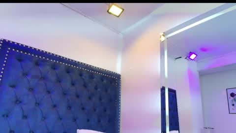 Snapshot of sasha_blazer chatting on March 5, 3:40 am Sasha online show from March 5, 3:40 am