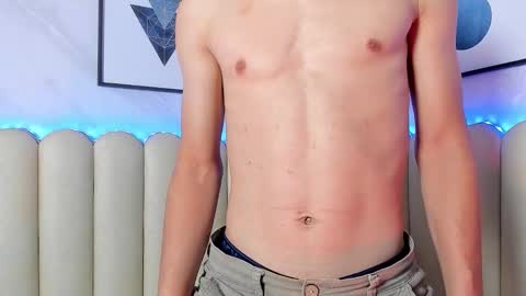 Snapshot of sasha_blazes chatting on October 18, 4:37 am sasha_blazes online show from October 18, 4:37 am