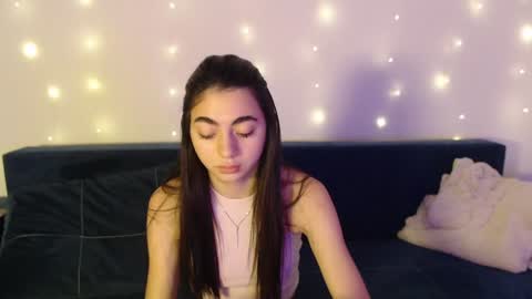 Snapshot of sasha_bloom7 chatting on December 15, 10:04 pm Sasha online show from December 15, 10:04 pm