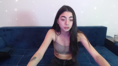 Snapshot of sasha_bloom7 chatting on December 22, 7:31 pm Sasha online show from December 22, 7:31 pm