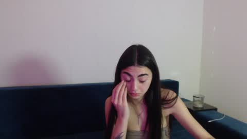 Snapshot of sasha_bloom7 chatting on December 22, 10:36 pm Sasha online show from December 22, 10:36 pm