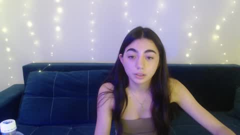 Snapshot of sasha_bloom7 chatting on December 26, 9:37 pm Sasha online show from December 26, 9:37 pm