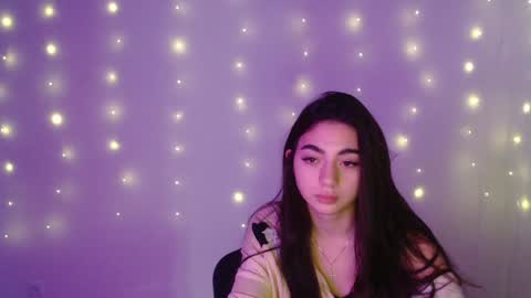 Snapshot of sasha_bloom7 chatting on January 6, 5:52 am Sasha online show from January 6, 5:52 am