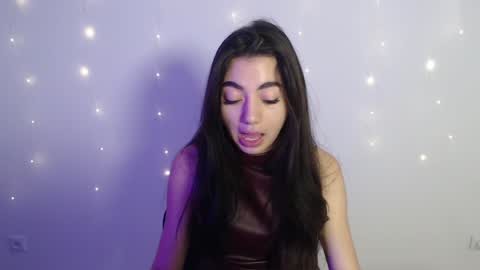 Snapshot of sasha_bloom7 chatting on January 7, 5:20 pm Sasha online show from January 7, 5:20 pm