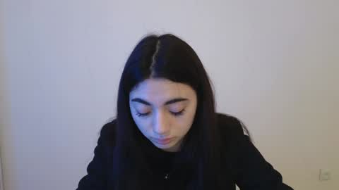 Snapshot of sasha_bloom7 chatting on January 18, 8:51 pm Sasha online show from January 18, 8:51 pm