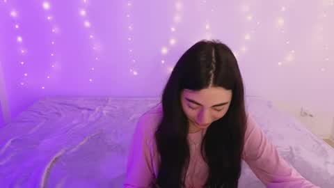 Snapshot of sasha_bloom7 chatting on February 20, 6:13 pm Sasha online show from February 20, 6:13 pm