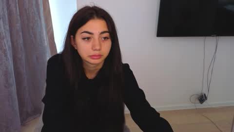 Snapshot of sasha_bloom7 chatting on September 10, 11:32 am Sasha online show from September 10, 11:32 am