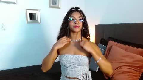 Snapshot of sasha_bowei chatting on October 1, 1:55 am sasha_bowei online show from October 1, 1:55 am