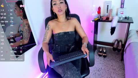 Snapshot of sasha_brattz chatting on October 21, 2:01 am Sasha Brattz online show from October 21, 2:01 am