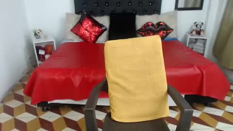 Snapshot of sasha_maturee chatting on January 1, 10:21 am sasha maturee online show from January 1, 10:21 am