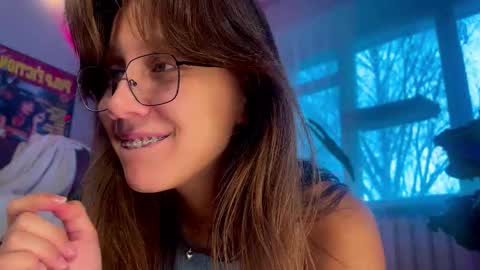 Alexandra Sasha in short online show from November 15, 6:55 am