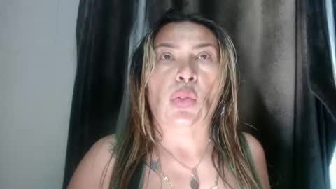 Snapshot of sasha_multiorgasmic chatting on April 9, 9:04 am sasha online show from April 9, 9:04 am