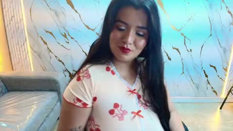 Snapshot of sasha_tf chatting on May 1, 8:46 pm Sasha online show from May 1, 8:46 pm
