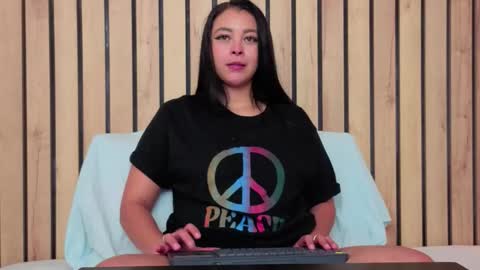 Snapshot of sasha_vibe chatting on October 18, 3:42 am Miss Sasha online show from October 18, 3:42 am