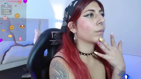 Snapshot of sashaa_tay chatting on February 12, 7:42 pm sashaa_tay online show from February 12, 7:42 pm