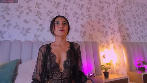 Snapshot of sashadelgado chatting on April 3, 10:19 pm Sasha online show from April 3, 10:19 pm