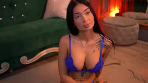 Dennise online show from March 8, 8:35 pm