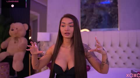 Dennise online show from September 27, 6:24 pm