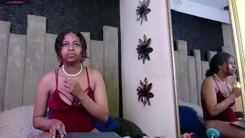 Snapshot of sashafoxy_ chatting on March 23, 1:15 pm sashafoxy_ online show from March 23, 1:15 pm