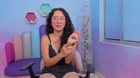 SashaMonroee  online show from December 21, 4:52 am