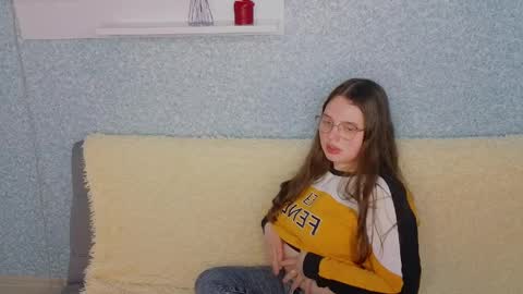 Snapshot of sashavibe chatting on April 1, 2:14 pm Sasha online show from April 1, 2:14 pm