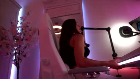 sashawest_official online show from July 7, 11:42 pm