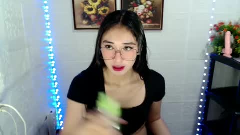 Snapshot of sassychixx699 chatting on December 2, 12:40 pm Arci online show from December 2, 12:40 pm