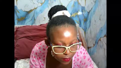 Snapshot of sassypleasure4u chatting on October 13, 6:13 am angel online show from October 13, 6:13 am