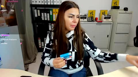 sassytiff online show from December 9, 2:17 pm