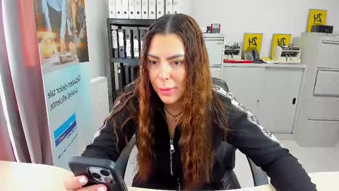 sassytiff online show from February 9, 1:46 pm