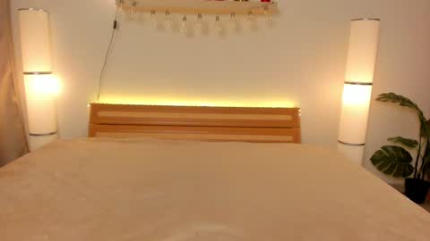 Snapshot of satimilf_ chatting on December 1, 11:47 pm Sati online show from December 1, 11:47 pm