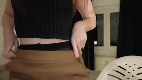 Lori online show from February 22, 6:39 pm