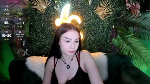 Snapshot of satiralux chatting on April 5, 5:54 pm online show from April 5, 5:54 pm