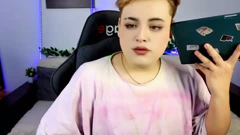 Snapshot of satisfaction_18 chatting on July 8, 7:18 pm Kati online show from July 8, 7:18 pm
