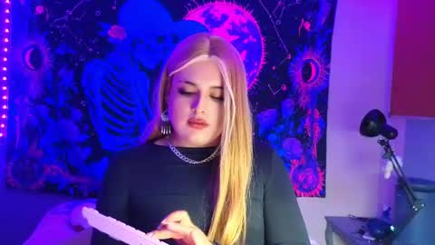 Snapshot of satisfaction_18 chatting on July 17, 8:03 pm Kati online show from July 17, 8:03 pm