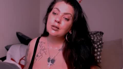Snapshot of satisfymypussy chatting on February 23, 5:50 pm Alina online show from February 23, 5:50 pm