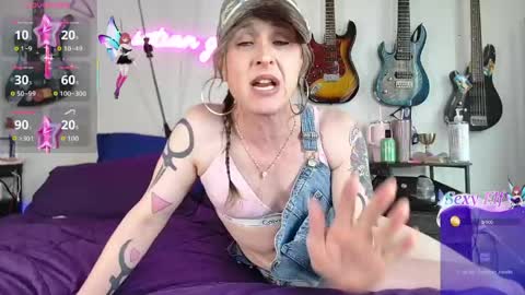 Snapshot of saturnine_princess chatting on June 8, 7:58 pm Saturn Girl online show from June 8, 7:58 pm