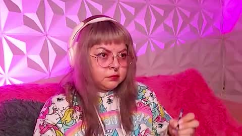 Gina George online show from November 23, 10:31 pm