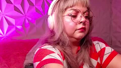 Gina George online show from November 28, 11:51 pm