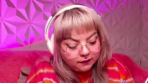 Gina George online show from December 5, 12:08 am