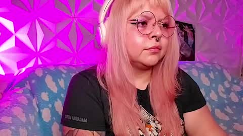 Gina George online show from April 26, 12:41 am