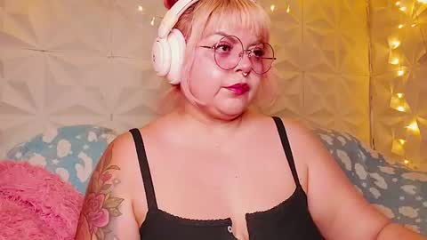 Gina George online show from July 1, 11:04 pm