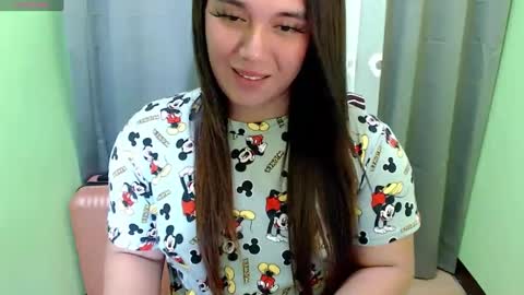 Snapshot of saucy_claire chatting on December 11, 11:30 am clara online show from December 11, 11:30 am