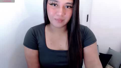 Snapshot of saucy_claire chatting on January 19, 7:46 am clara online show from January 19, 7:46 am