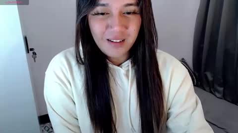 Snapshot of saucy_claire chatting on February 8, 7:16 pm clara online show from February 8, 7:16 pm
