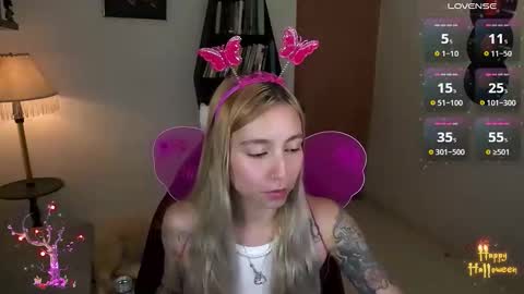 I AM JENN  online show from November 1, 3:30 am