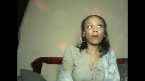 Snapshot of saucy_shanice chatting on October 12, 6:51 pm Shaniiice online show from October 12, 6:51 pm