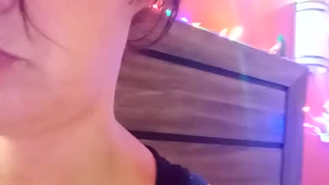 SnowBunny online show from December 15, 9:13 am